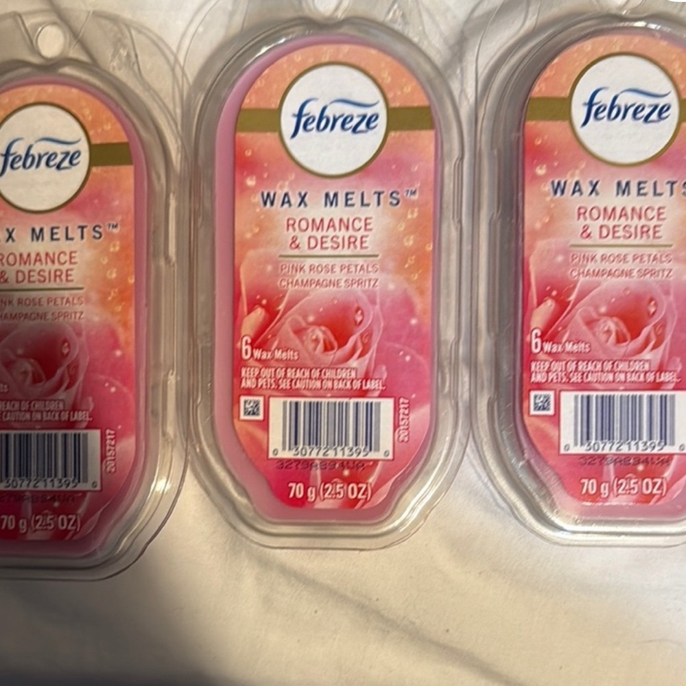 Febreze Wax Melts in Pink and White